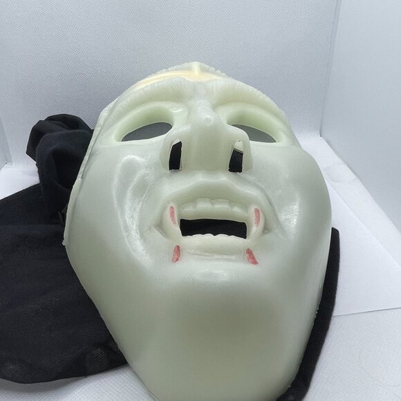 Vintage Vampire Halloween Mask with Green Holographic Eyes OS - Picture 7 of 11